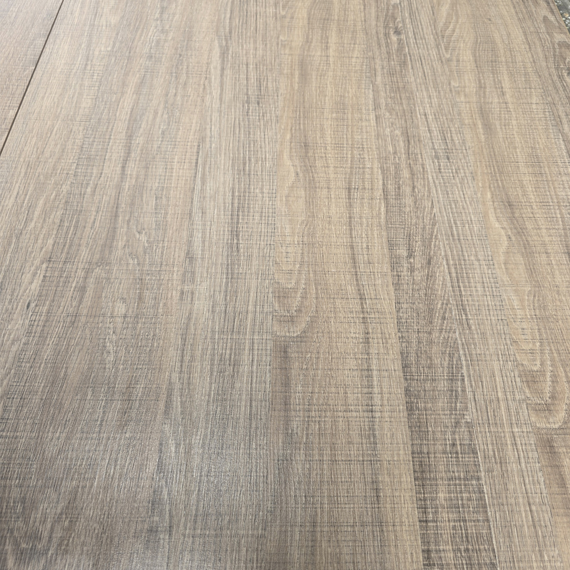 1064 | Piso Laminado Waterproof 8mm AC4 - Imagen 4